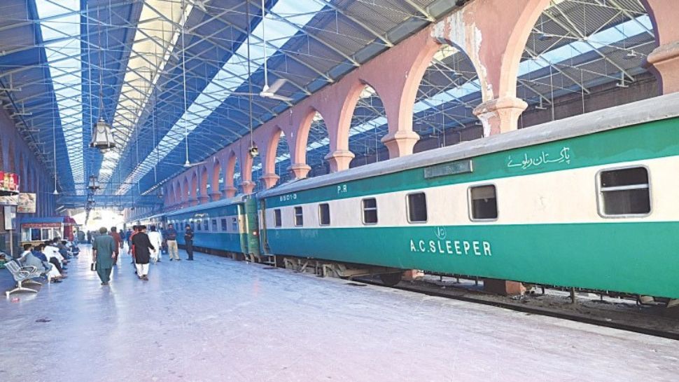 How are Pakistani trains different from Indian trains | ಪಾಕ್ ರೈಲುಗಳು ...