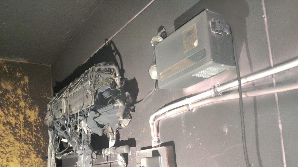 AC explosion due to short circuit three killed ಶಾರ್ಟ್ ಸರ್ಕ್ಯೂಟ್‌ನಿಂದ ಎಸಿ ಸ್ಫೋಟ ಮೂವರು ಸಾವು