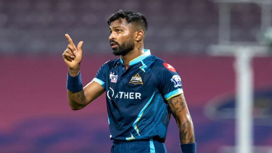 Pakistan player Abdul Razak made controversial comment about Hardik ...