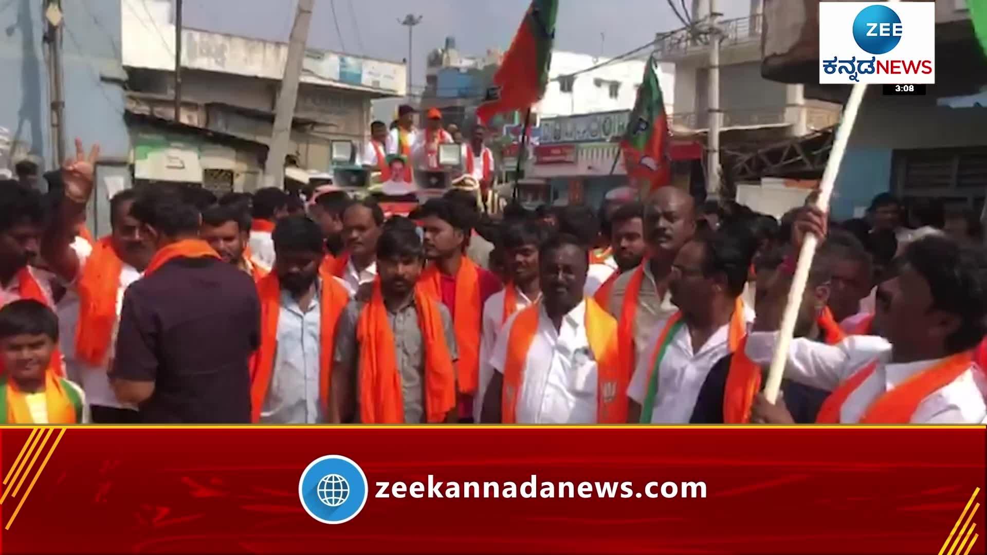 JP candidate M. Krishnappa polling in Jigani