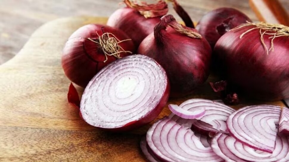 Eat raw onions daily Very beneficial for health ಪ್ರತಿದಿನ ಒಂದು ಈರುಳ್ಳಿ