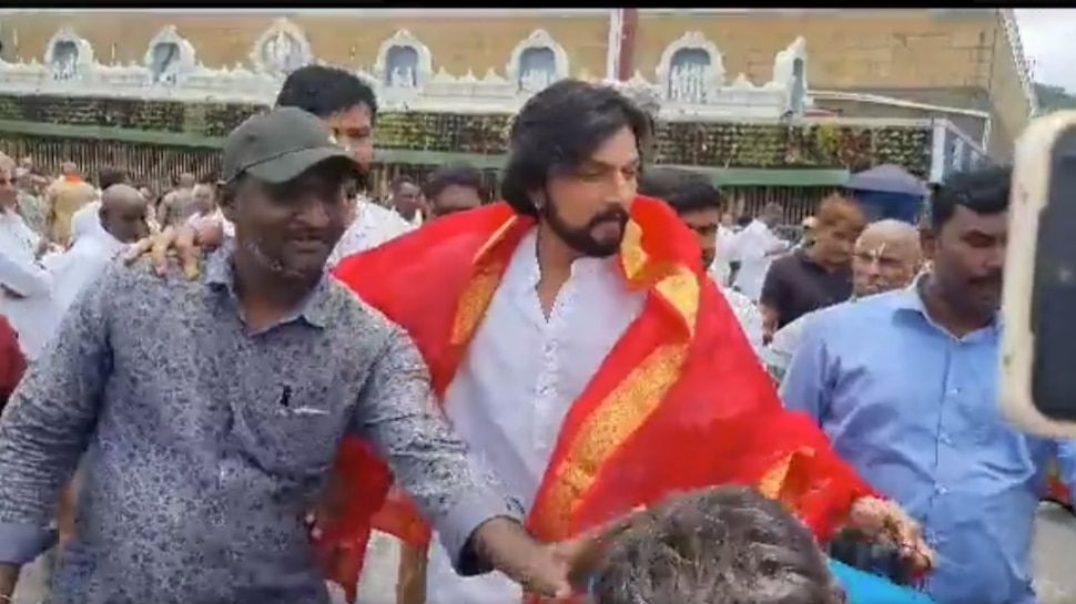 Kichcha Sudeep In Tirupati The Actor Posed For A Photo With Fans