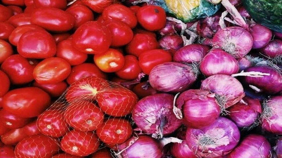 Onion Price may hike up to 60 to 70 rs per kg in end of August ಟೊಮೆಟೋ