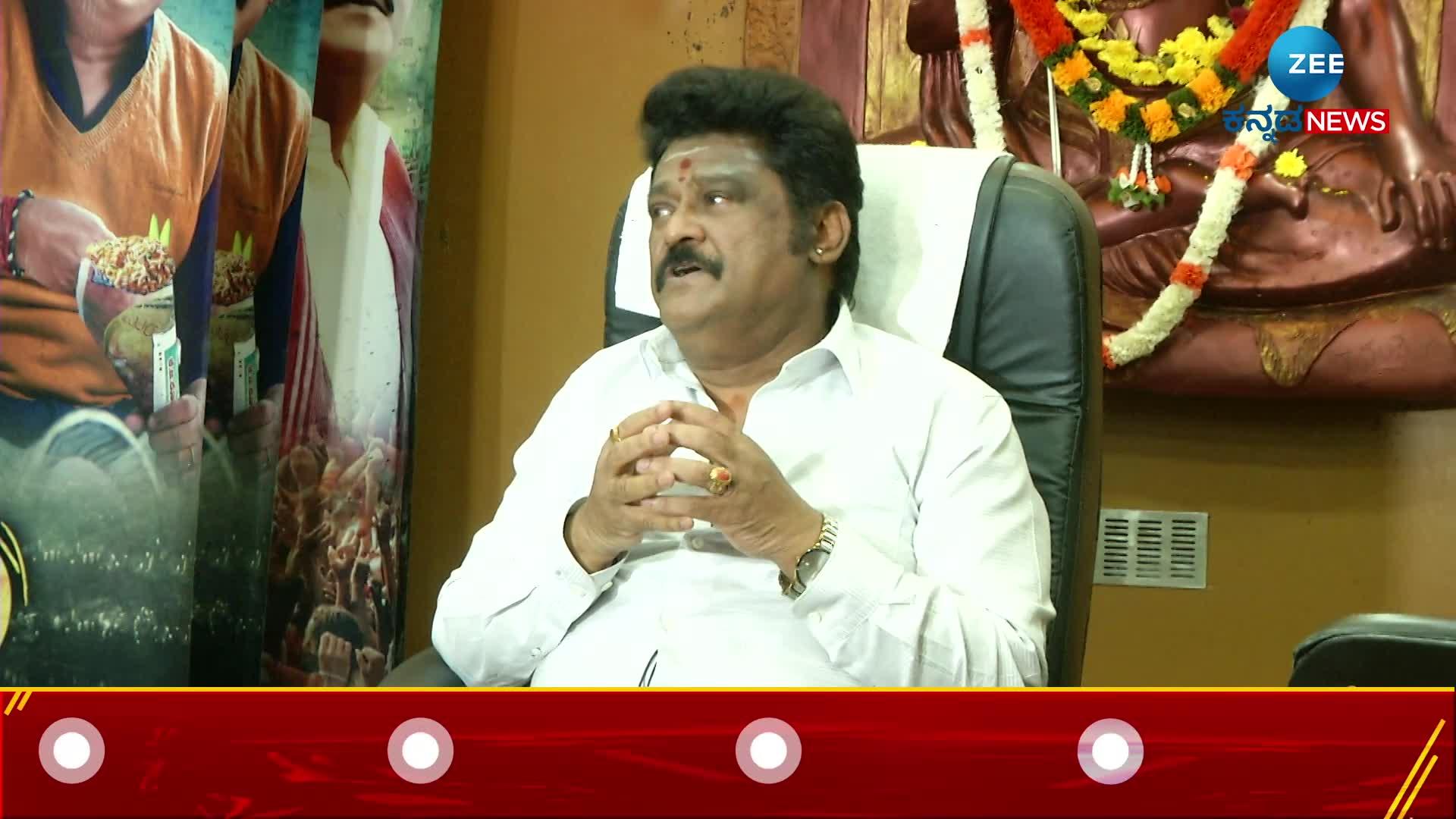 What does Jaggesh watch on social media?