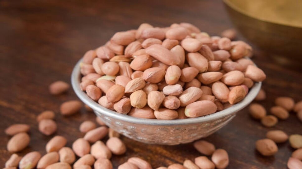 Benefits of eating peanuts in winter ಚಳಿಗಾಲದಲ್ಲಿ ಕಡಲೆಕಾಯಿಯ ಪ್ರಯೋಜನಗಳು