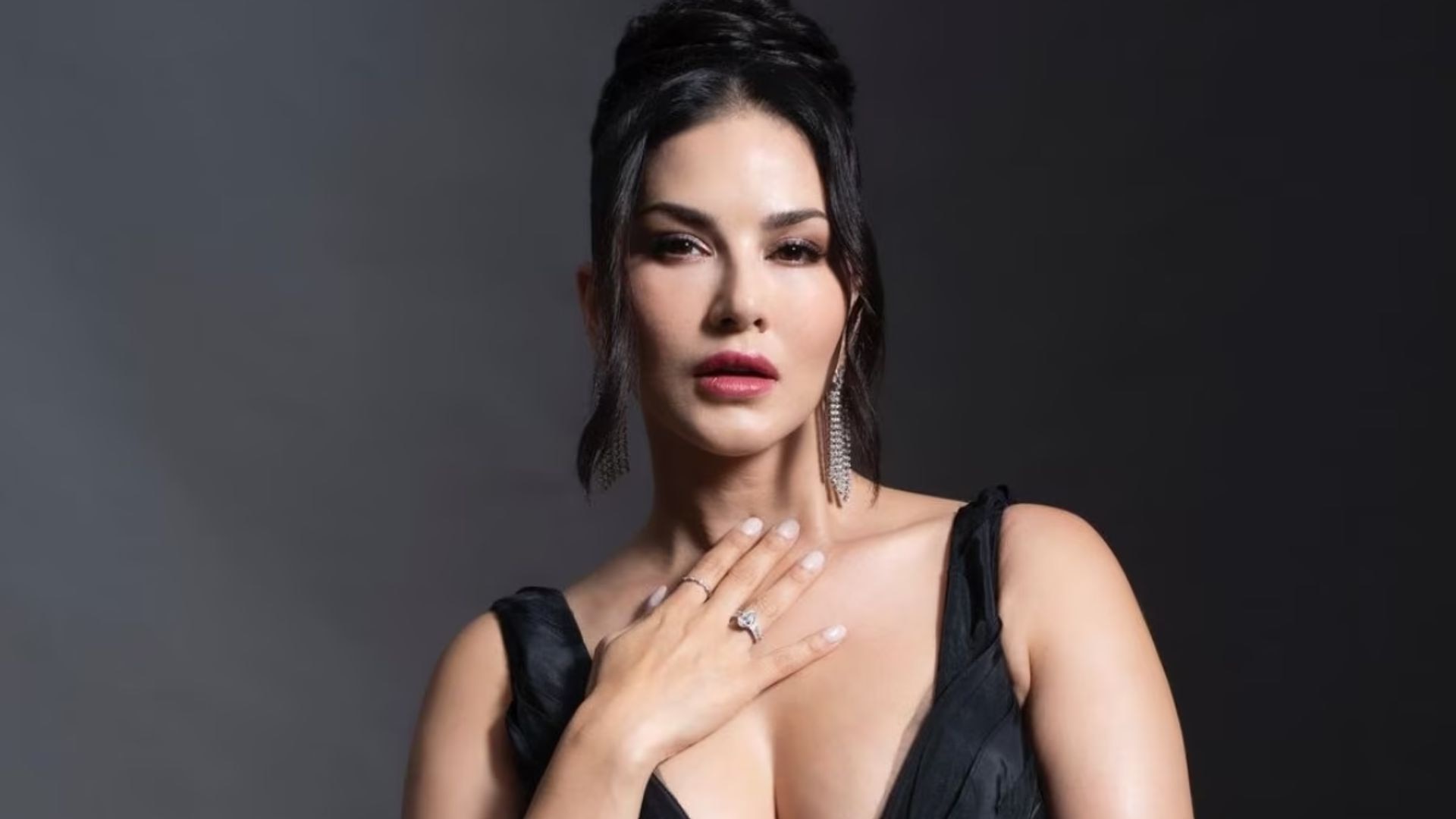 sunny leone sex in kitchen        
        <figure class=