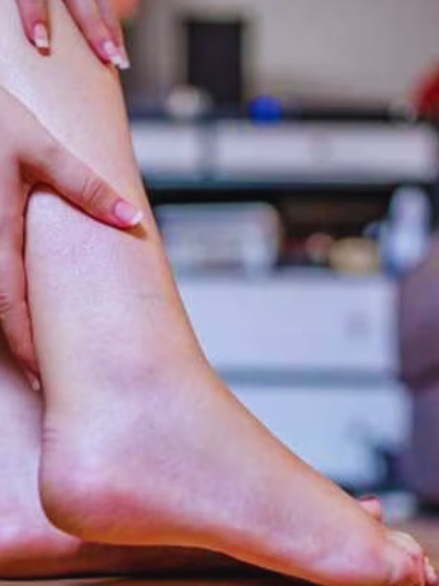 Best home remedy to reduce swelling in feet ಪಾದಗಳಲ್ಲಿ ಊತವನ್ನು ಕಡಿಮೆ