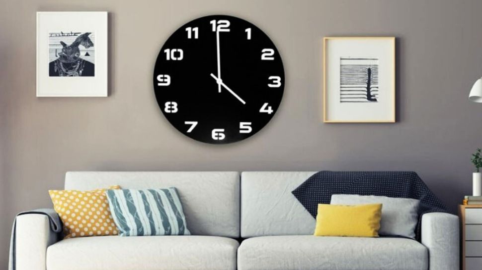 If the clock is placed in this direction of the house, remove it