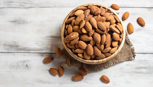 Almonds are helpful in controlling weight and lowering cholesterol levels| ಈ ಒಣಹಣ್ಣು ಸಾಕು… ಬೆಳಗ್ಗೆ ಎದ್ದಂತೇ ತಿಂದರೆ ಸೊಂಟದ ಸುತ್ತ ಸಂಗ್ರಹವಾದ ಕೊಬ್ಬು ಕೇವಲ 5 ದಿನದಲ್ಲಿ ಇಳಿಯುತ್ತೆ ...