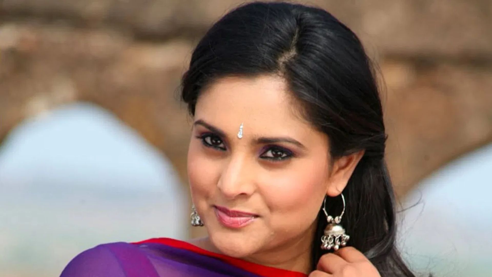 Do you know What is the Reason of Sandalwood Actress Ramya suddenly ...