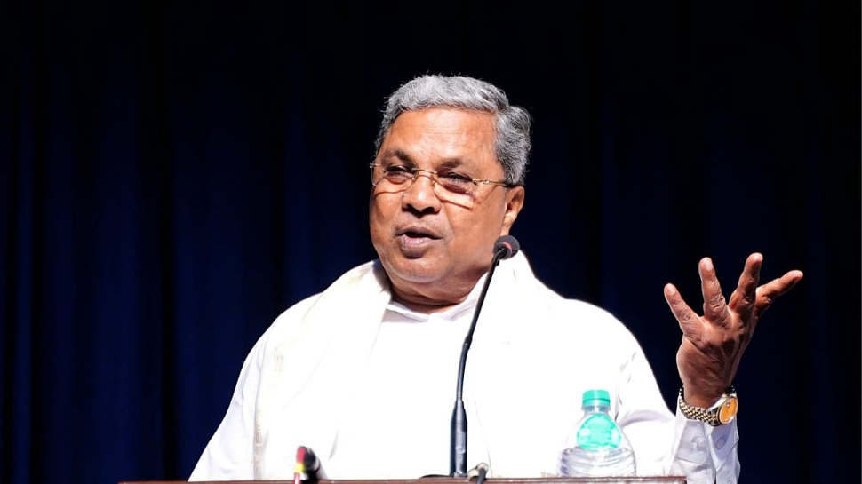 Lok Sabha Election 2024: "ಕೇಂದ್ರ ಸರ್ಕಾರವನ್ನು ಟೀಕಿಸುತ್ತಾ ಬಂದವರು. ಇದೀಗ ಈ ಇಳಿವಯಸ್ಸಿನಲ್ಲಿ ಈ ಬಗೆಯ ಶರಣಾಗತಿಯ ಸ್ಥಿತಿ ಯಾಕೆ ಬಂತು?" Lok Sabha Election 2024: "ಕೇಂದ್ರ ಸರ್ಕಾರವನ್ನು ಟೀಕಿಸುತ್ತಾ ಬಂದವರು. ಇದೀಗ ಈ ಇಳಿವಯಸ್ಸಿನಲ್ಲಿ ಈ ಬಗೆಯ ಶರಣಾಗತಿಯ ಸ್ಥಿತಿ ಯಾಕೆ ಬಂತು?"