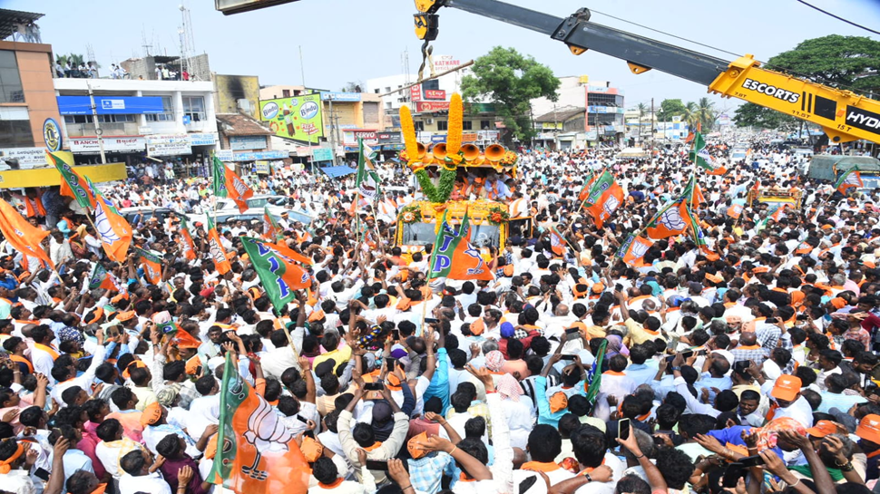 ಬಸವರಾಜ ಬೊಮ್ಮಾಯಿ ಅವರನ್ನು ಎರಡು ಲಕ್ಷ ಮತಗಳ ಅಂತರದಿಂದ ಗೆಲ್ಲಿಸಿ: ಬಿ.ಎಸ್. ಯಡಿಯೂರಪ್ಪ ಬಸವರಾಜ ಬೊಮ್ಮಾಯಿ ಅವರನ್ನು ಎರಡು ಲಕ್ಷ ಮತಗಳ ಅಂತರದಿಂದ ಗೆಲ್ಲಿಸಿ: ಬಿ.ಎಸ್. ಯಡಿಯೂರಪ್ಪ