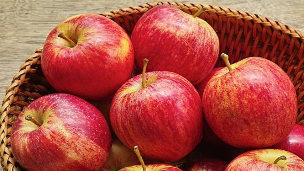 Health benefits of eating apple peel ಸೇಬು ಹಣ್ಣಿನ ಸಿಪ್ಪೆ ತಿನ್ನುವುದರ