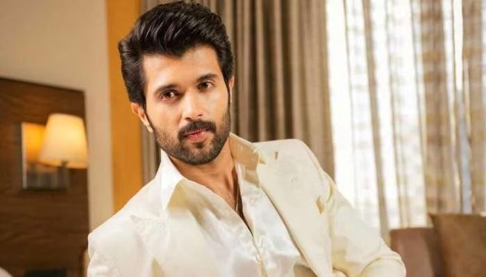actor Vijay devarakonda help people from his the Devarakonda Foundation ...