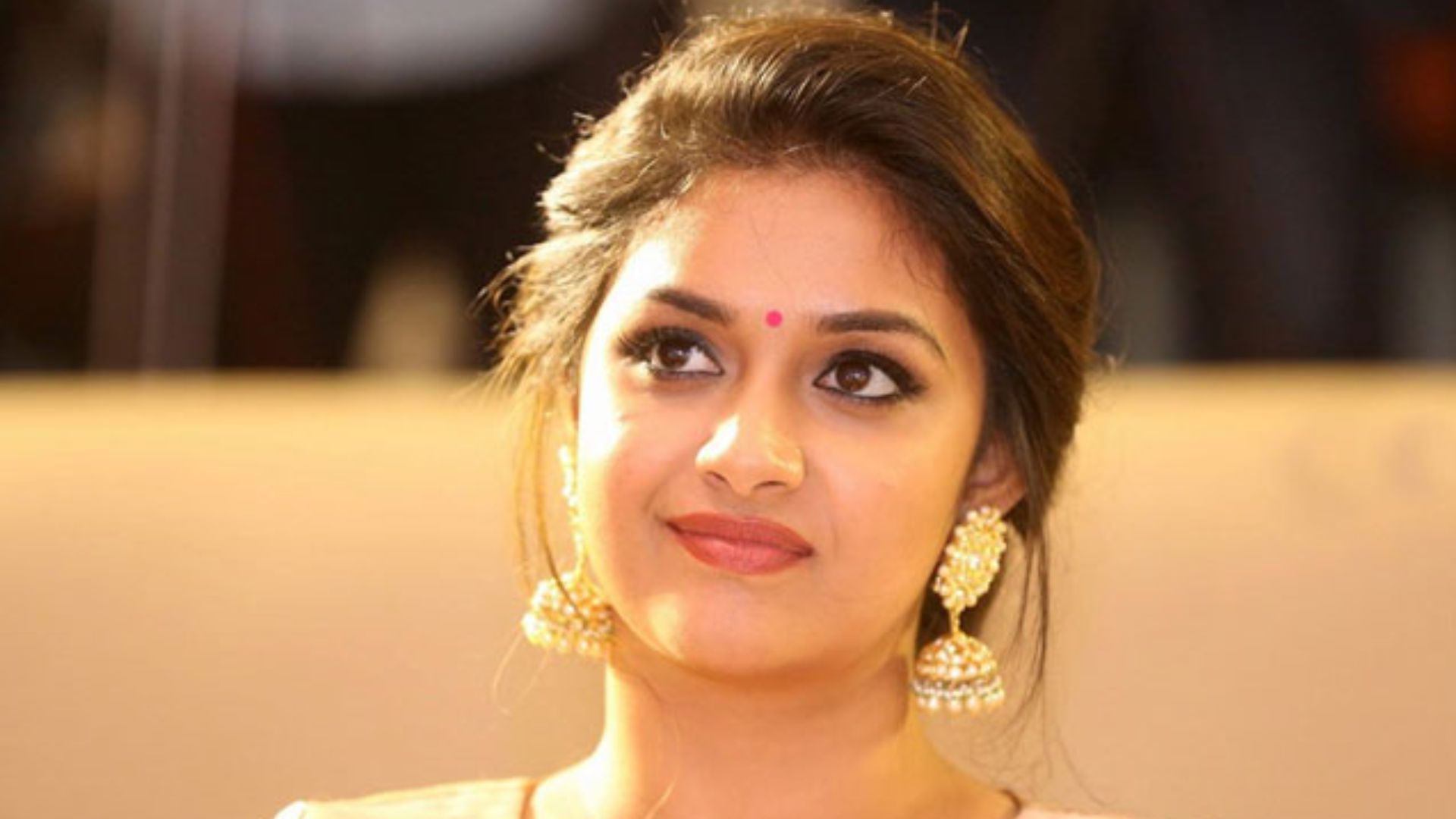 South Actress Keerthy Suresh Gave Green Singal to Doing Kiss Scene With ...