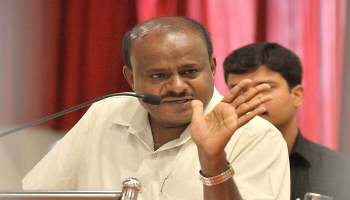 ಭೂ ಕುಸಿತಕ್ಕೆ ಸಿಲುಕಿ ಅಗಲಿದವರಿಗಾಗಿ ಸಚಿವರ ಕಂಬನಿ; ಎಚ್ಚರಿಕೆ ವಹಿಸುವಂತೆ ಜನತೆಗೆ ಮನವಿ