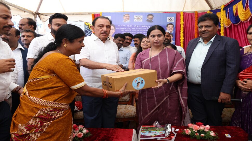 ಸರ್ಕಾರಿ ಮಾಂಟೆಸ್ಸರಿ ತರಗತಿಗಳಿಗೆ ಮಹಿಳಾ ಮತ್ತು ಮಕ್ಕಳ ಅಭಿವೃದ್ಧಿ ಇಲಾಖೆ ಸಚಿವೆ ಲಕ್ಷ್ಮೀ ಹೆಬ್ಬಾಳ್ಕರ್  ಚಾಲನೆ 