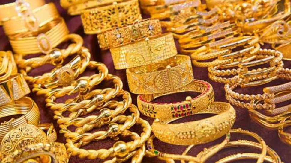 Gold Purchase: ಪ್ಯಾನ್ ಕಾರ್ಡ್ ಇಲ್ಲದೆ ನೀವು ಎಷ್ಟು ಚಿನ್ನ ಖರೀದಿಸಬಹುದು ಗೊತ್ತಾ? Gold Purchase: ಪ್ಯಾನ್ ಕಾರ್ಡ್ ಇಲ್ಲದೆ ನೀವು ಎಷ್ಟು ಚಿನ್ನ ಖರೀದಿಸಬಹುದು ಗೊತ್ತಾ?