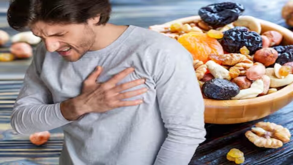  ರಾತ್ರಿ ಪೂರ್ತಿ ನೀರಿನಲ್ಲಿ ಈ ಹಣ್ಣನ್ನು ನೆನೆ ಹಾಕಿ ಬೆಳಿಗ್ಗೆ ಸೇವಿಸಿದರೆ ವೇಗವಾಗಿ ಕರಗುವುದು ಕೊಲೆಸ್ಟ್ರಾಲ್ 