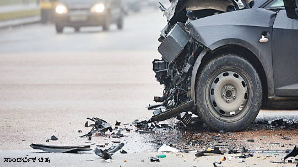 ACCIDENT : ಕಾರುಗಳ ನಡುವೆ ಮುಖಾಮುಖಿ ಡಿಕ್ಕಿ: 6 ಜನ ಸಾವು, 5 ಮಂದಿಗೆ ಗಾಯ