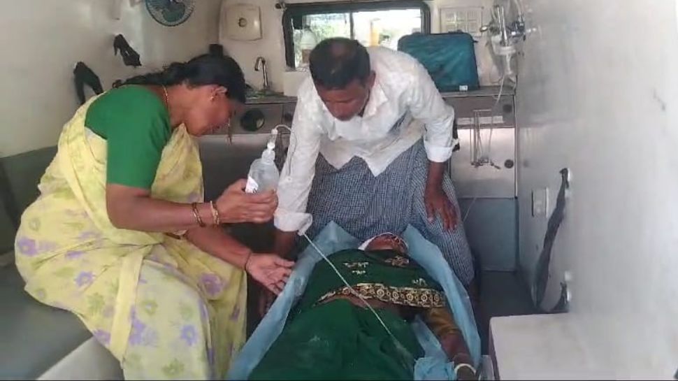 ಮಾದಪ್ಪನ ಬೆಟ್ಟದಲ್ಲಿ ಭಕ್ತೆಗೆ ಗೂಳಿ ಗುದ್ದು: ವೃದ್ಧೆ ಆಸ್ಪತ್ರೆಗೆ ದಾಖಲು