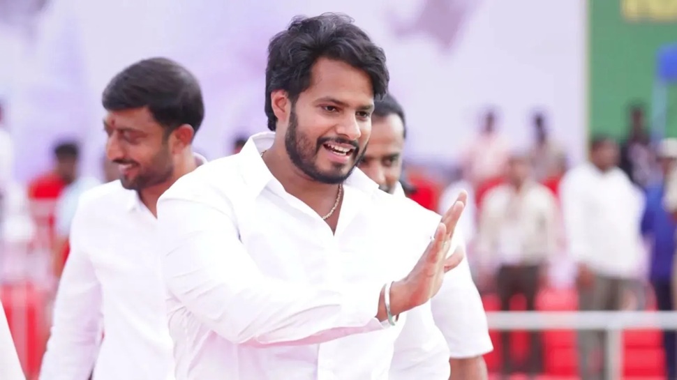 ಚನ್ನಪಟ್ಟಣ ಉಪಚುನಾವಣೆಗೆ ಸ್ಪರ್ಧಿಸ್ತಾರಾ ನಿಖಿಲ್ ಕುಮಾರಸ್ವಾಮಿ? ಸ್ವತಃ ಅವರೇ ಕೊಟ್ಟ ಸ್ಪಷ್ಟನೆ ಇದು... ಚನ್ನಪಟ್ಟಣ ಉಪಚುನಾವಣೆಗೆ ಸ್ಪರ್ಧಿಸ್ತಾರಾ ನಿಖಿಲ್ ಕುಮಾರಸ್ವಾಮಿ? ಸ್ವತಃ ಅವರೇ ಕೊಟ್ಟ ಸ್ಪಷ್ಟನೆ ಇದು...