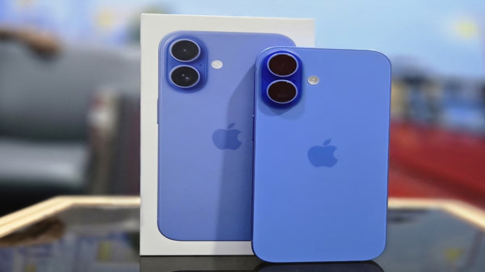 iPhone 16ರ ಬೆಲೆಯಲ್ಲಿ ದಿಢೀರ್ ಕುಸಿತ !ಫೋನ್ ಬೆಲೆಯಲ್ಲಿ 27 ಸಾವಿರ ರೂಪಾಯಿ ಅಗ್ಗ !ಕಡಿಮೆ ಬೆಲೆಗೆ ಸಿಗುತ್ತಿದೆ ದುಬಾರಿ ಫೋನ್ iPhone 16ರ ಬೆಲೆಯಲ್ಲಿ ದಿಢೀರ್ ಕುಸಿತ !ಫೋನ್ ಬೆಲೆಯಲ್ಲಿ 27 ಸಾವಿರ ರೂಪಾಯಿ ಅಗ್ಗ !ಕಡಿಮೆ ಬೆಲೆಗೆ ಸಿಗುತ್ತಿದೆ ದುಬಾರಿ ಫೋನ್