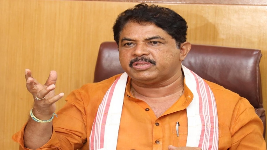 ಬಡವರಿಗೆ ರೇಷನ್‌ ಕಾರ್ಡ್‌ ನೀಡುವಂತೆ ಆಗ್ರಹ :ಇಲ್ಲದಿದ್ದರೆ ಸರ್ಕಾರಿ ಕಚೇರಿಗಳಿಗೆ ಬೀಗ ಹಾಕುವ ಎಚ್ಚರಿಕೆ 