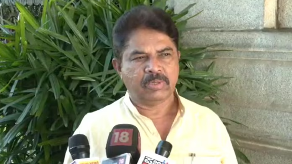 ಬಡವರ ಪರವೆನ್ನುವ ಸಿಎಂ ಸಿದ್ದರಾಮಯ್ಯ ಎಷ್ಟು ಜಲಾಶಯ ನಿರ್ಮಿಸಿದ್ದಾರೆ?-ಪ್ರತಿಪಕ್ಷ ನಾಯಕ ಆರ್.ಅಶೋಕ ಬಡವರ ಪರವೆನ್ನುವ ಸಿಎಂ ಸಿದ್ದರಾಮಯ್ಯ ಎಷ್ಟು ಜಲಾಶಯ ನಿರ್ಮಿಸಿದ್ದಾರೆ?-ಪ್ರತಿಪಕ್ಷ ನಾಯಕ ಆರ್.ಅಶೋಕ