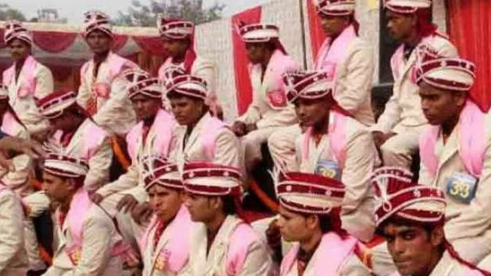 ಇಲ್ಲಿದೆ ವರರನ್ನು ಮಾರುವ ಮಾರುಕಟ್ಟೆ !9 ದಿನಗಳ ಸಂತೆಯಲ್ಲಿ ನಡೆಯುತ್ತದೆ ವರನ ಮಾರಾಟ ! 50 ಸಾವಿರದಿಂದ ಆರಂಭವಾಗುತ್ತದೆ ಖರೀದಿ ಇಲ್ಲಿದೆ ವರರನ್ನು ಮಾರುವ ಮಾರುಕಟ್ಟೆ !9 ದಿನಗಳ ಸಂತೆಯಲ್ಲಿ ನಡೆಯುತ್ತದೆ ವರನ ಮಾರಾಟ ! 50 ಸಾವಿರದಿಂದ ಆರಂಭವಾಗುತ್ತದೆ ಖರೀದಿ