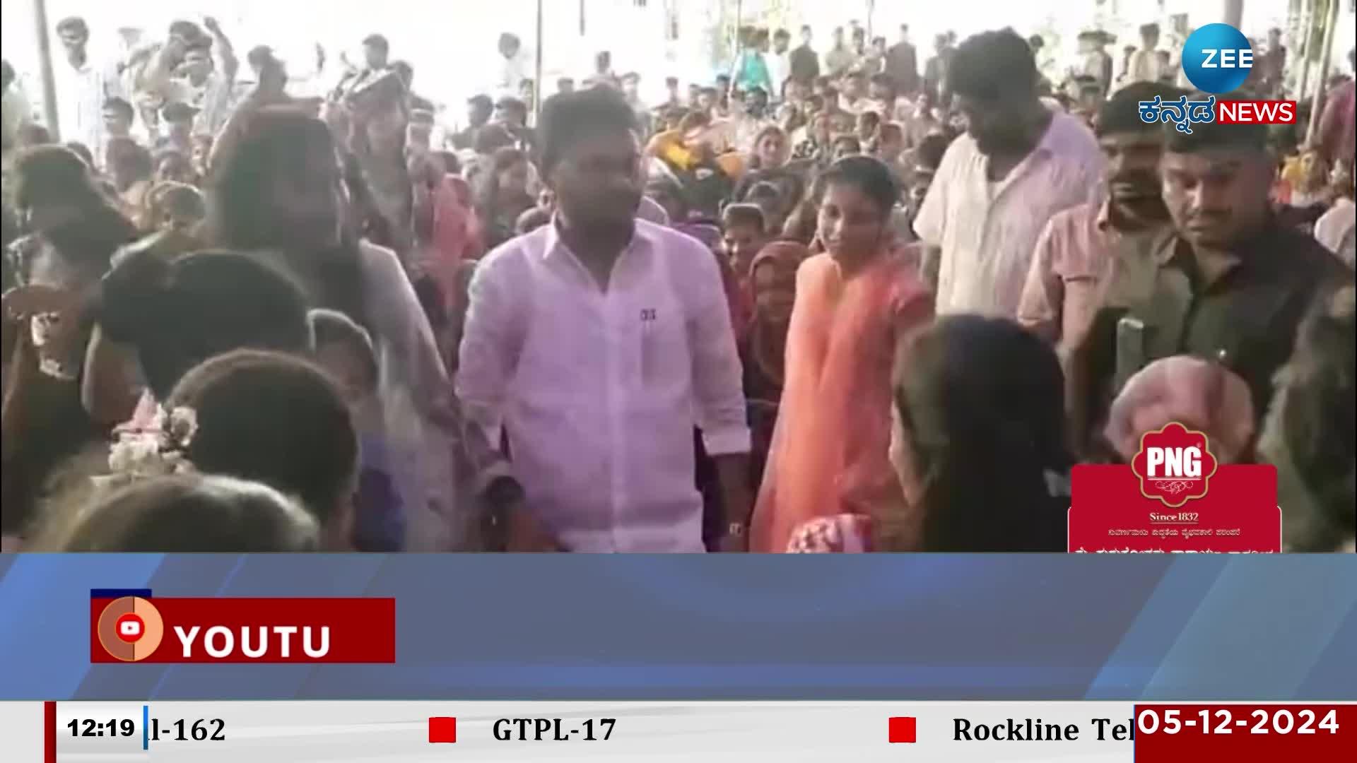 Congress MLA dances with students