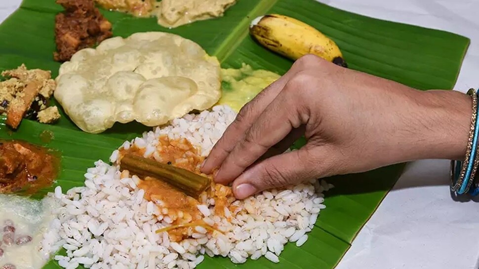 ಈ ದಿಕ್ಕಿಗೆ ಮುಖ ಹಾಕಿ ಕುಳಿತು ಊಟ ಮಾಡಿದರೆ ಮಿತಿಮೀರಿ ಹೆಚ್ಚಾಗುತ್ತದೆ ಬಡತನ! ಯಾವತ್ತೂ ಈ ತಪ್ಪು ಮಾಡದಿರಿ ಈ ದಿಕ್ಕಿಗೆ ಮುಖ ಹಾಕಿ ಕುಳಿತು ಊಟ ಮಾಡಿದರೆ ಮಿತಿಮೀರಿ ಹೆಚ್ಚಾಗುತ್ತದೆ ಬಡತನ! ಯಾವತ್ತೂ ಈ ತಪ್ಪು ಮಾಡದಿರಿ