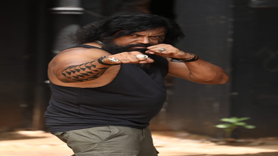 ಡಾಲಿ ನಿರ್ಮಾಣದ 'ವಿದ್ಯಾಪತಿ'ಗೆ ಕೆಜಿಎಫ್ ವಿಲನ್ ಎಂಟ್ರಿ..ನಾಗಭೂಷಣ್ ಎದುರು ತೊಡೆತಟ್ಟಿದ ಗರುಡ ರಾಮ್ ಡಾಲಿ ನಿರ್ಮಾಣದ 'ವಿದ್ಯಾಪತಿ'ಗೆ ಕೆಜಿಎಫ್ ವಿಲನ್ ಎಂಟ್ರಿ..ನಾಗಭೂಷಣ್ ಎದುರು ತೊಡೆತಟ್ಟಿದ ಗರುಡ ರಾಮ್