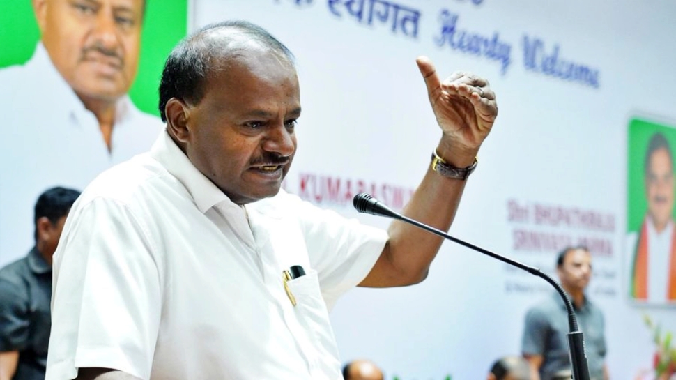 ಮೆಟ್ರೋ ರೈಲು ಪ್ರಯಾಣ ದರ ಏರಿಕೆ, ಗ್ಯಾರಂಟಿ ಹಣ ಭರ್ತಿ ಮಾಡಿಕೊಳ್ಳಲು ಲೂಟಿ : ಹೆಚ್ಡಿಕೆ ಮೆಟ್ರೋ ರೈಲು ಪ್ರಯಾಣ ದರ ಏರಿಕೆ, ಗ್ಯಾರಂಟಿ ಹಣ ಭರ್ತಿ ಮಾಡಿಕೊಳ್ಳಲು ಲೂಟಿ : ಹೆಚ್ಡಿಕೆ