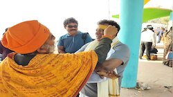 ಚಿತ್ರ ಬಿಡುಗಡೆಗೆ ಮುನ್ನ ಮಹಾಕುಂಭ ಮೇಳದಲ್ಲಿ ಮಿಂದೆದ್ದ "ಕೊರಗಜ್ಜ" ಚಿತ್ರ ನಿರ್ದೇಶಕ- ನಿರ್ಮಾಪಕ