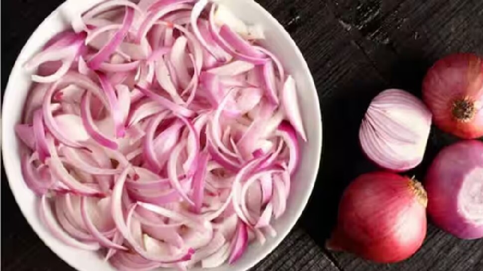 ಹಸಿ ಈರುಳ್ಳಿ ಕೆಟ್ಟ ಕೊಲೆಸ್ಟ್ರಾಲ್ ನಿಯಂತ್ರಿಸುತ್ತದೆ: ಉಳ್ಳಾಗಡ್ಡಿ ತಿನ್ನುವ ಸರಿಯಾದ ಸಮಯ ಯಾವುದು?