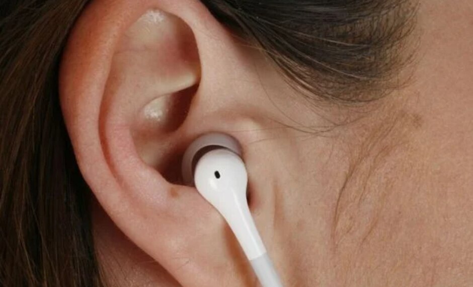 ಅತಿಯಾಗಿ ಇಯರ್‌ಫೋನ್‌ ಬಳಸುವವರು ತಿಳಿಯಲೇಬೇಕಾದ ವಿಷಯವಿದು!