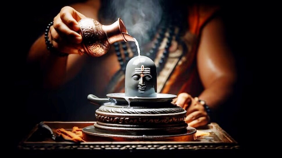ಮನೆಯಲ್ಲಿ ಶಿವಲಿಂಗ ಇಡಲು ಯೋಜಿಸುತ್ತಿದ್ದೀರಾ..? ಹಾಗಿದ್ರೆ ನೀವು ಈ ನಿಯಮಗಳನ್ನು ಮೀರುವಂತಿಲ್ಲ.. ಎಚ್ಚರ..!! ಮನೆಯಲ್ಲಿ ಶಿವಲಿಂಗ ಇಡಲು ಯೋಜಿಸುತ್ತಿದ್ದೀರಾ..? ಹಾಗಿದ್ರೆ ನೀವು ಈ ನಿಯಮಗಳನ್ನು ಮೀರುವಂತಿಲ್ಲ.. ಎಚ್ಚರ..!!