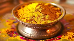 Vastu tips: ಮನೆಯಲ್ಲಿ ಹಣದ ಸಮಸ್ಯೆಯನ್ನು ಹೋಗಲಾಡಿಸಿ ವಾಸ್ತು ದೋಷವನ್ನು ನಿವಾರಿಸಲು ಹಳದಿಯನ್ನು ಬಟ್ಟೆಯಲ್ಲಿ ಗಂಟು ಕಟ್ಟಿ ʻಈʼ ಸ್ಥಳದಲ್ಲಿ ಇಡಿ!