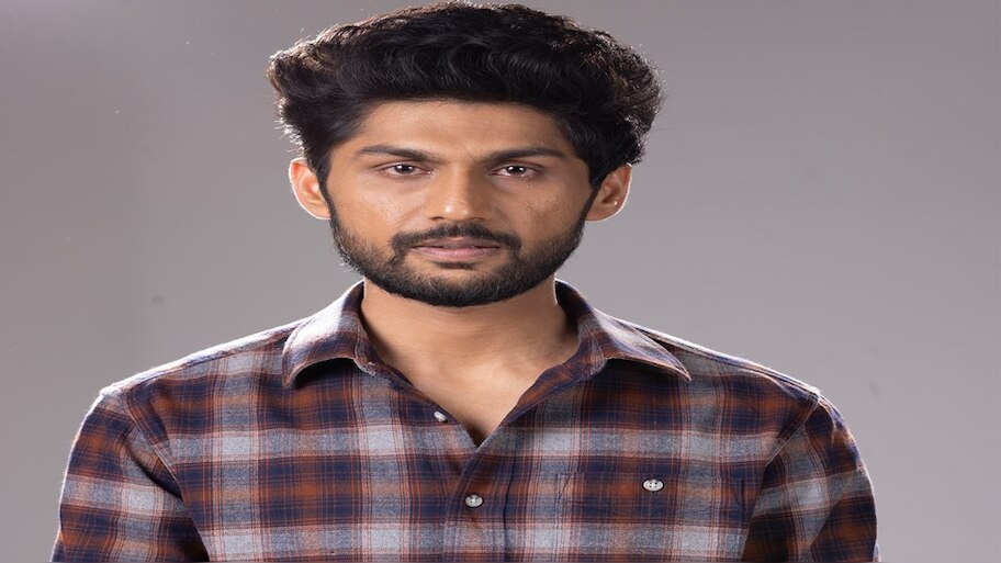 ಹಾಡಿನಲ್ಲಿ ‘ಫೈರ್ ಫ್ಲೈ’..ಹೇಳು ಹೇಳು ನೀನೇ ಜೀವ ಎಂದ ವಂಶಿ