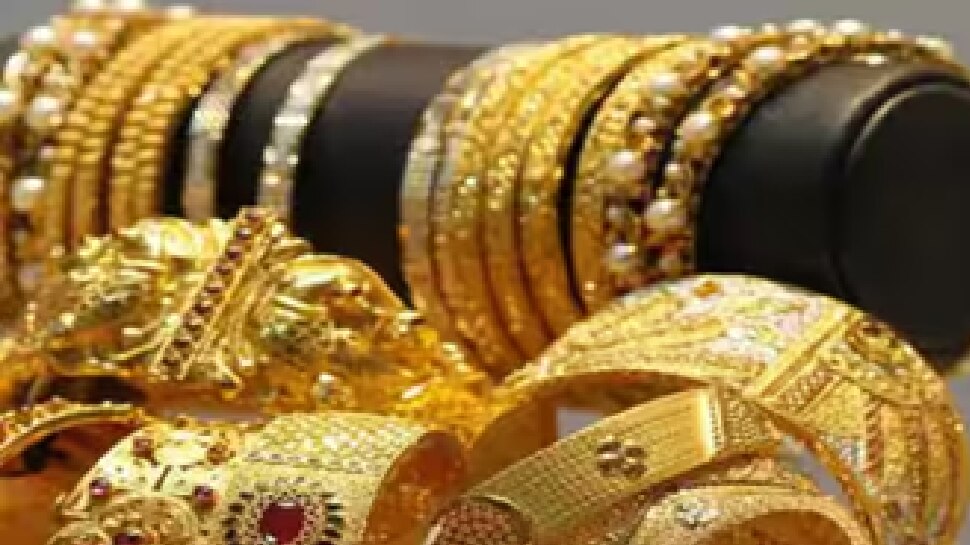 Gold rate: ಸುಂಕ ಸಮರದ ನಡುವೆ ಚಿನ್ನದ ಬೆಲೆ ಗಗನಕ್ಕೆ! ಬೆಂಗಳೂರಿನಲ್ಲಿ ಚಿನ್ನದ ದರ ಎಷ್ಟಿದೆ ಗೊತ್ತಾ? Gold rate: ಸುಂಕ ಸಮರದ ನಡುವೆ ಚಿನ್ನದ ಬೆಲೆ ಗಗನಕ್ಕೆ! ಬೆಂಗಳೂರಿನಲ್ಲಿ ಚಿನ್ನದ ದರ ಎಷ್ಟಿದೆ ಗೊತ್ತಾ?