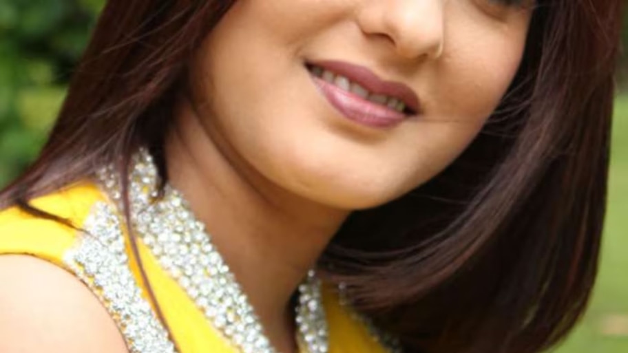 ಬಣ್ಣದ ಲೋಕದ ಕರಾಳತೆ .. ಕಾಸ್ಟಿಂಗ್‌ ಕೌಚ್‌ಗೆ ಬಲಿಯಾಗಿ ಎರಡು ಬಾರಿ ಅಬಾರ್ಷನ್ ಮಾಡಿಸಿಕೊಂಡ ಪ್ರಖ್ಯಾತ ನಟಿ! 