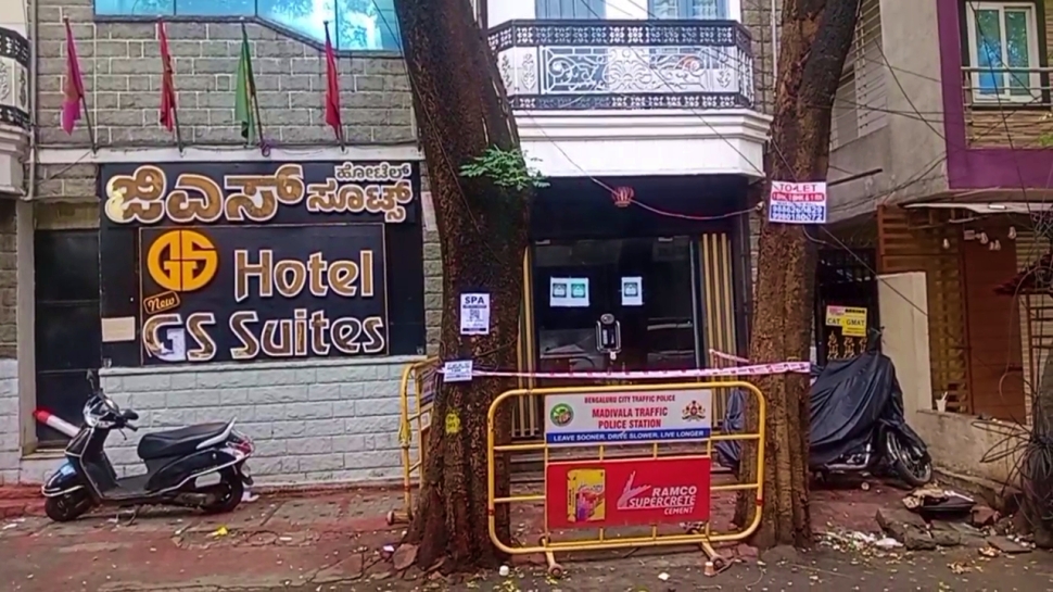 ಕನ್ನಡಕ್ಕೆ ಅವಮಾನ ಮಾಡಿದ್ದ ಹೊಟೇಲ್ ಸೀಜ್..! ಕನ್ನಡಿಗರನ್ನ ಕೆಣಕಿ ಉಳಿದವರುಂಟೆ.. ಕನ್ನಡಕ್ಕೆ ಅವಮಾನ ಮಾಡಿದ್ದ ಹೊಟೇಲ್ ಸೀಜ್..! ಕನ್ನಡಿಗರನ್ನ ಕೆಣಕಿ ಉಳಿದವರುಂಟೆ..