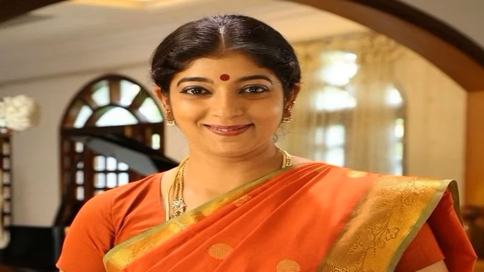  Actress Sithara