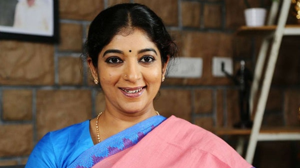 Actress Sithara