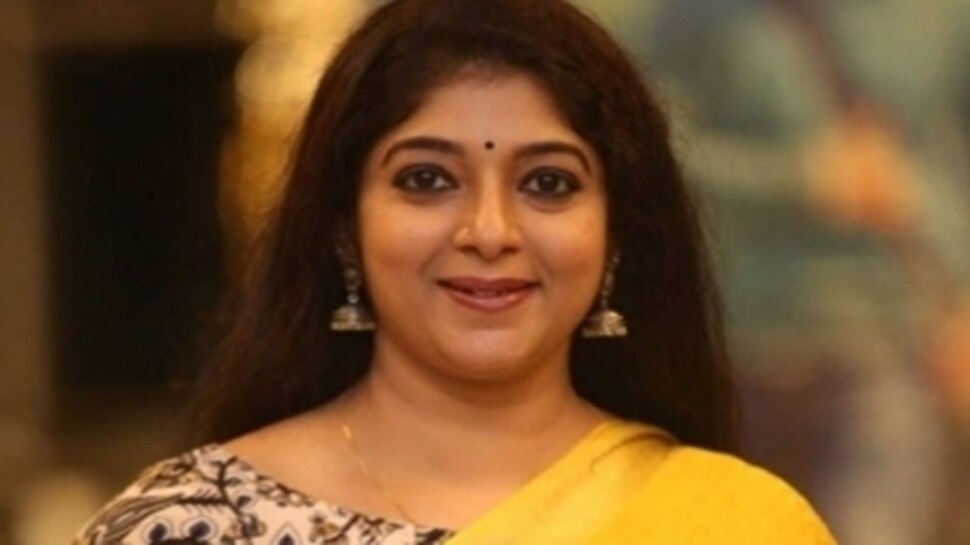  Actress Sithara