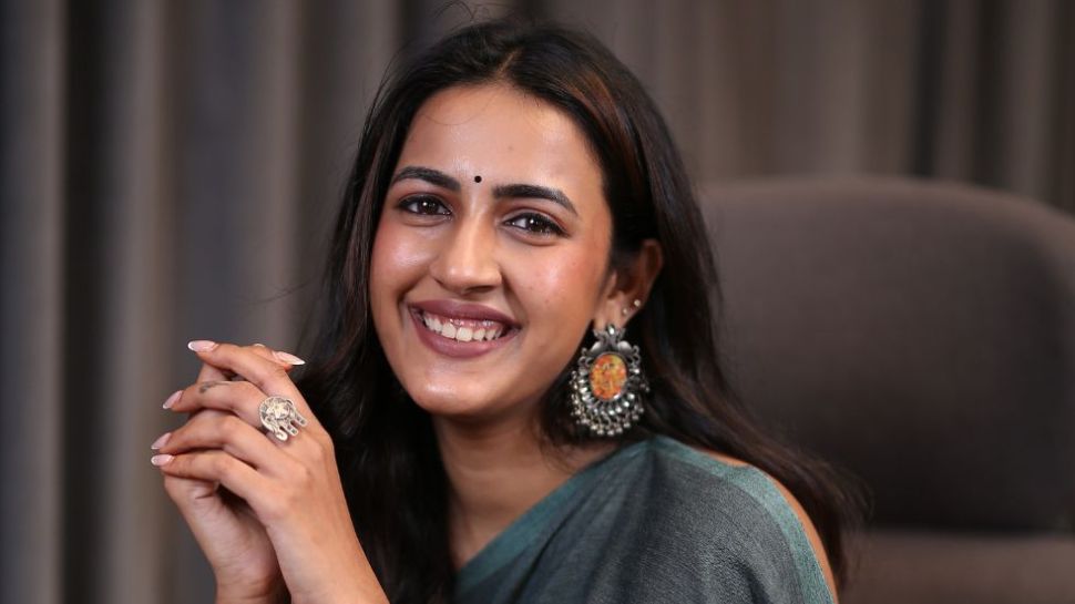 ಡಿವೋರ್ಸ್ ಪಡೆದು 2 ವರ್ಷಗಳ ಬಳಿಕ ಗುಟ್ಟಾಗಿ ಎಂಗೇಜ್ ಆದ್ರಾ ಮೆಗಾ ಮಗಳು!? ಪೋಟೋ ವೈರಲ್.. ಡಿವೋರ್ಸ್ ಪಡೆದು 2 ವರ್ಷಗಳ ಬಳಿಕ ಗುಟ್ಟಾಗಿ ಎಂಗೇಜ್ ಆದ್ರಾ ಮೆಗಾ ಮಗಳು!? ಪೋಟೋ ವೈರಲ್..