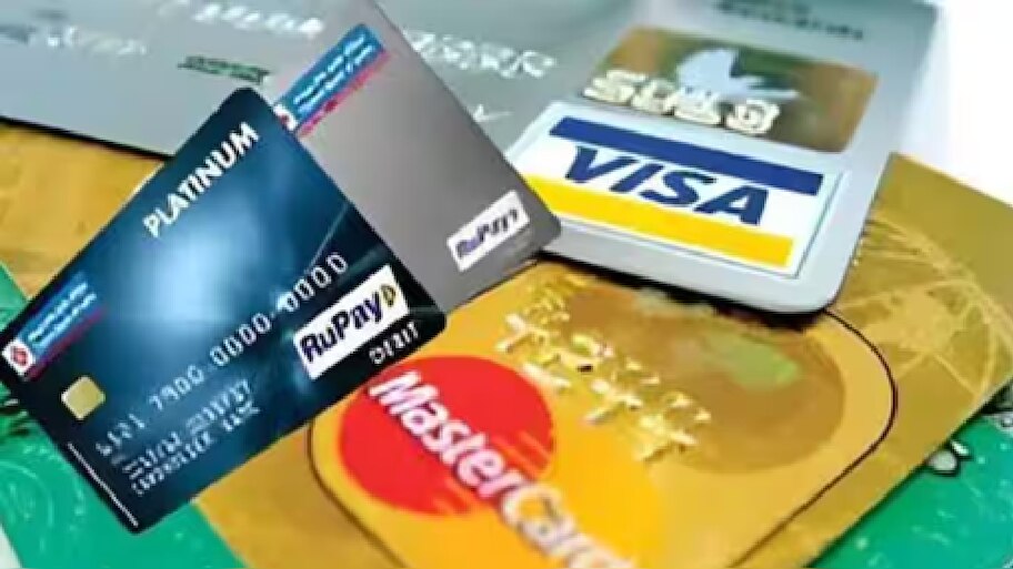  Credit Card: ಕ್ರೆಡಿಟ್ ಕಾರ್ಡ್ ಬಳಕೆದಾರರು ಸಾವನ್ನಪ್ಪಿದರೆ ಬಾಕಿ ಹಣ ಯಾರು ಪಾವತಿಸುತ್ತಾರೆ? ನಿಯಮಗಳೇನು?