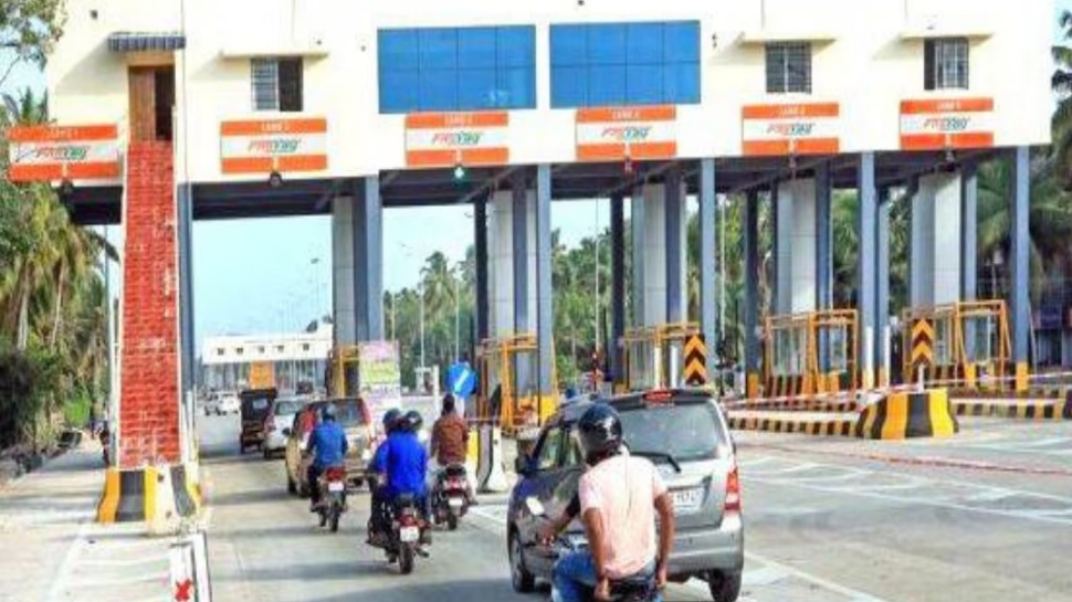 ಇನ್ನು ಮುಂದೆ ದ್ವಿಚಕ್ರ ವಾಹನ ಸವಾರರೂ ನೀಡಬೇಕು Toll Tax !ತಪ್ಪಿದರೆ ತೆರಬೇಕು 2000 ರೂ. ದಂಡ , ಈ ಬಗ್ಗೆ ನಿತಿನ್ ಗಡ್ಕರಿ ಹೇಳಿದ್ದೇನು? ಇನ್ನು ಮುಂದೆ ದ್ವಿಚಕ್ರ ವಾಹನ ಸವಾರರೂ ನೀಡಬೇಕು Toll Tax !ತಪ್ಪಿದರೆ ತೆರಬೇಕು 2000 ರೂ. ದಂಡ , ಈ ಬಗ್ಗೆ ನಿತಿನ್ ಗಡ್ಕರಿ ಹೇಳಿದ್ದೇನು?