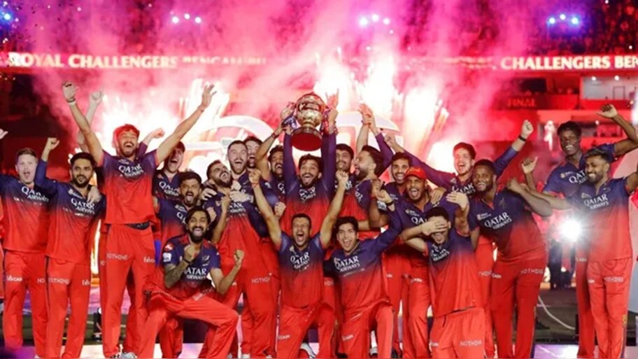 18 ವರ್ಷಗಳ ಬಳಿಕ IPL ಟ್ರೋಫಿ ಗೆದ್ದಿದ್ದೇ ತಡ... CSKಯನ್ನೇ ಮೀರಿಸಿ ಅಗ್ರಸ್ಥಾನಕ್ಕೇರಿದ RCB ಬ್ರ್ಯಾಂಡ್ ವಾಲ್ಯೂ: ಎಷ್ಟಾಗಿದೆ ಗೊತ್ತಾ?